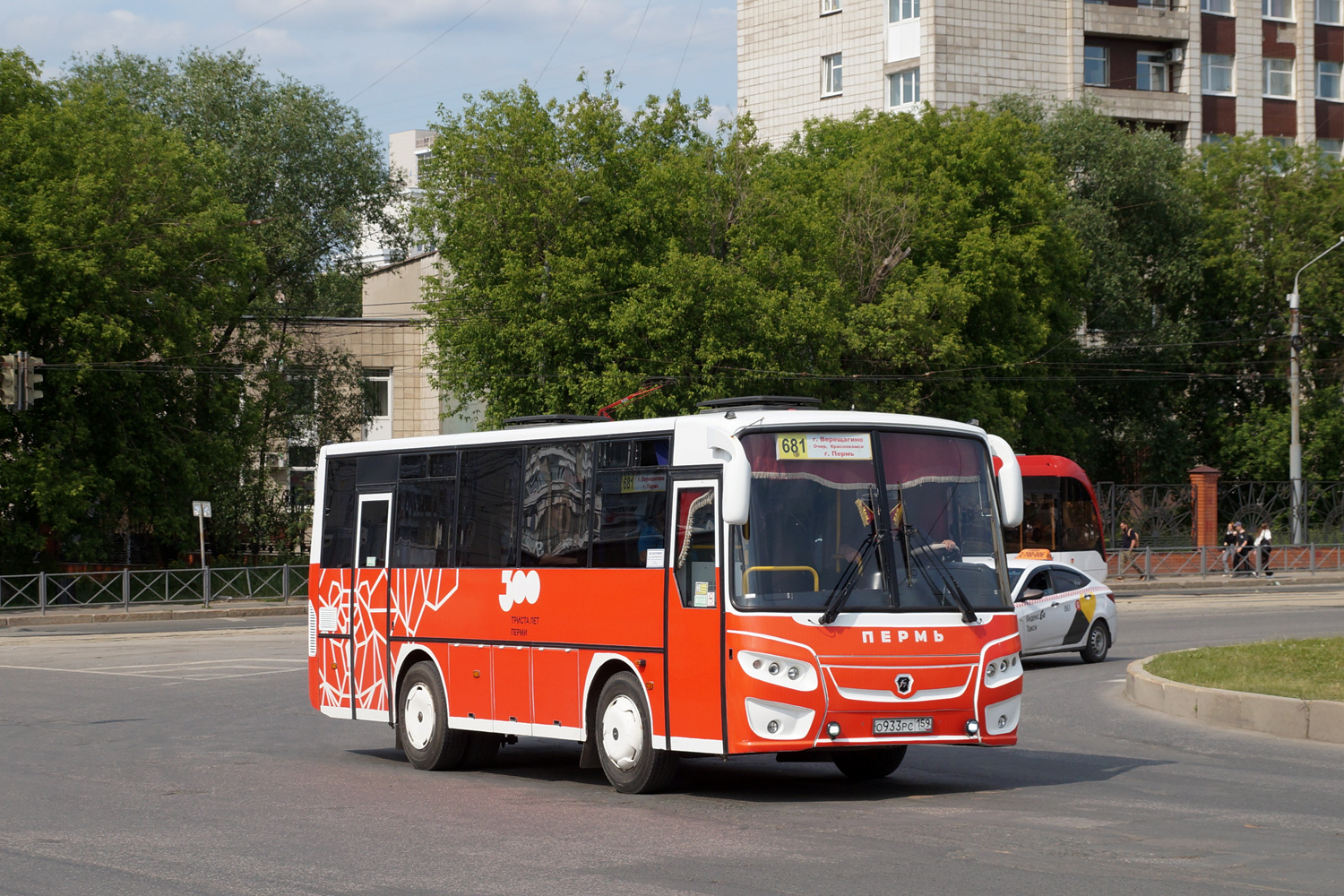 Пермский край, КАвЗ-4235-61 № О 933 РС 159