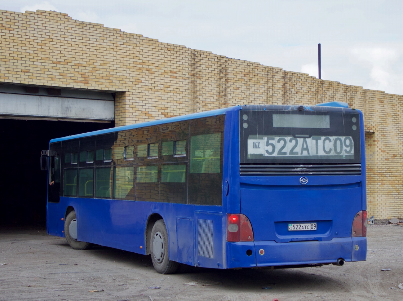 Карагандинская область, Huang Hai DD6129S24 № 522 ATC 09