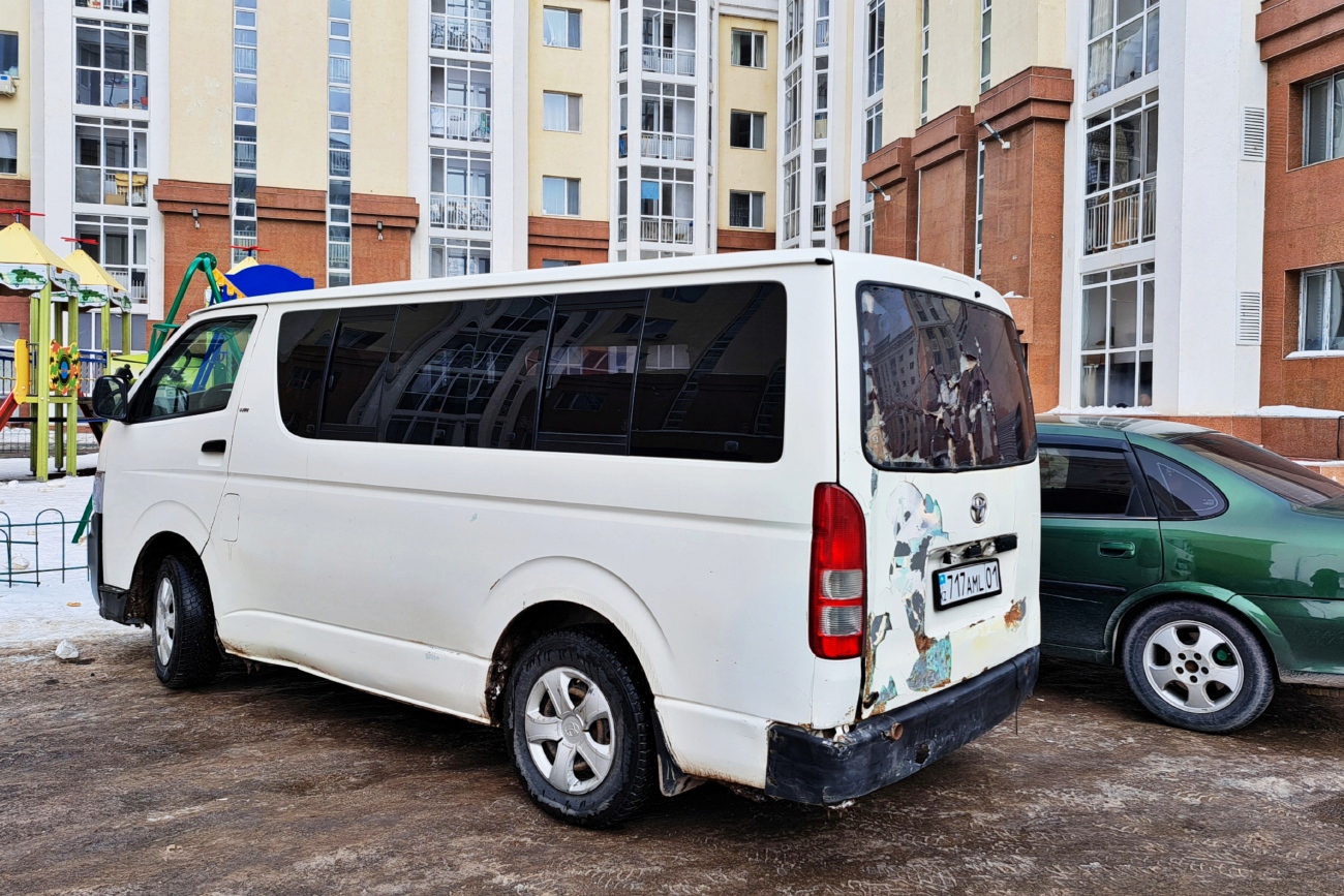 Астана, Toyota HiAce TRH203L № 717 AML 01