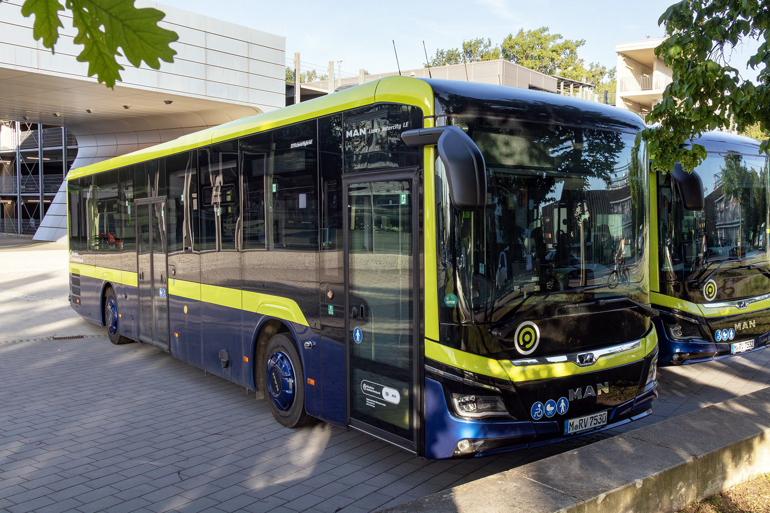Бавария, MAN 42C Lion's Intercity LE 12 LEÜ**0 EfficientHybrid № M-RV 7530 Бавария, MAN 42C Lion's Intercity LE 12 LEÜ**0 EfficientHybrid № M-RV 7530
