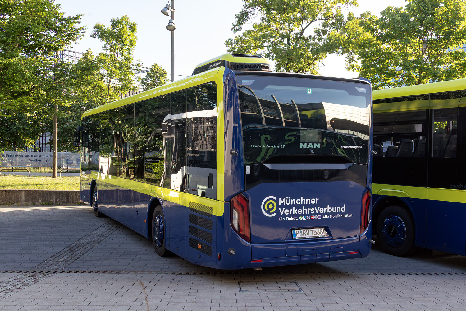 Бавария, MAN 42C Lion's Intercity LE 12 LEÜ**0 EfficientHybrid № M-RV 7538