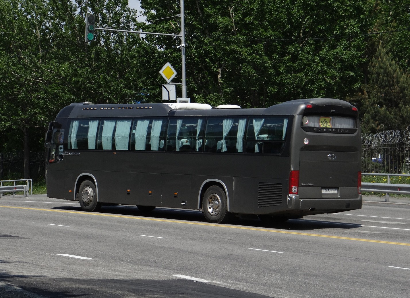 Камчатский край, Kia Granbird № Е 268 ВЕ 41
