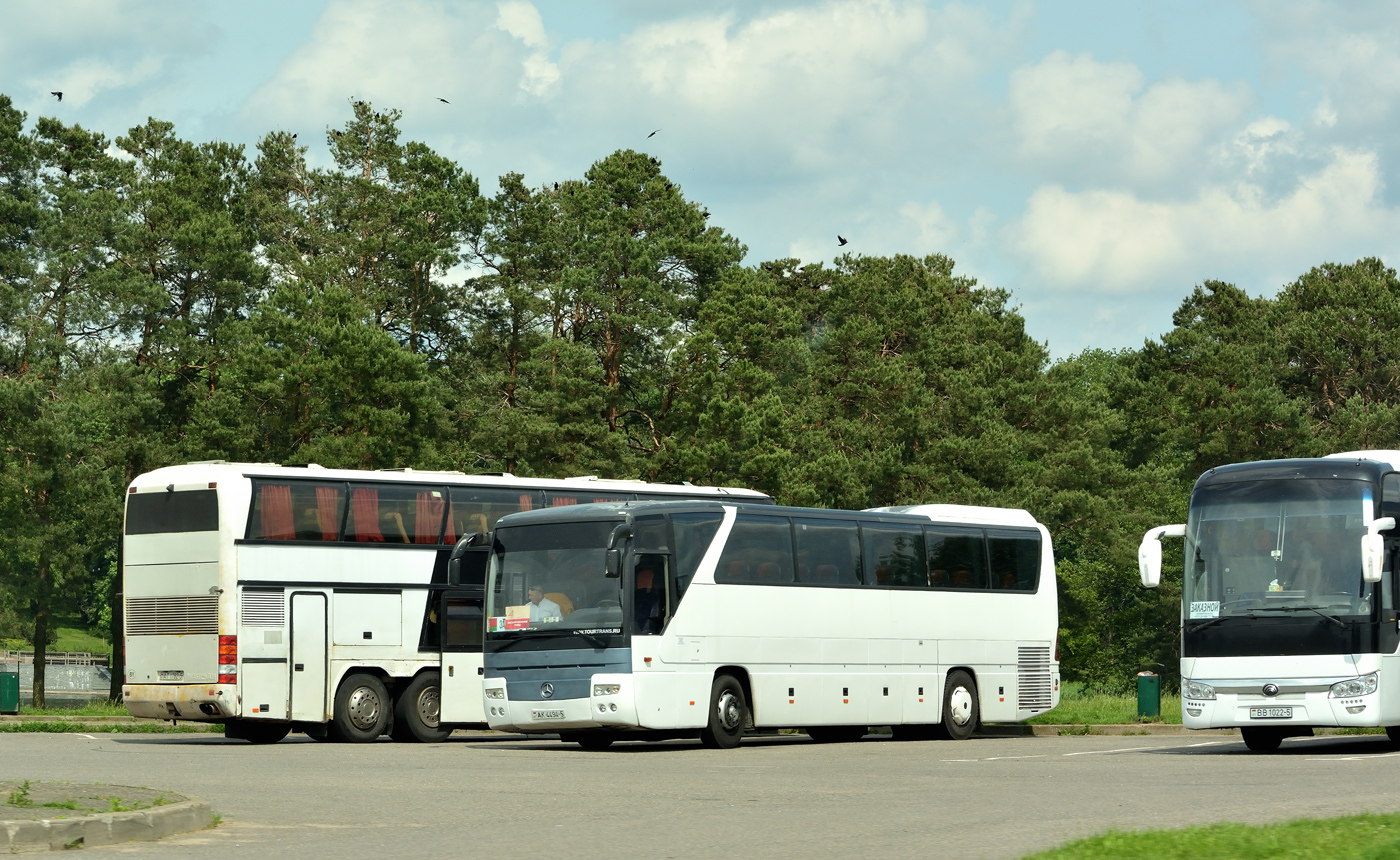 Минская область, Mercedes-Benz O350-15RHD Tourismo № АК 4494-5; Минская область, Yutong ZK6122H9 № ВВ 1022-5