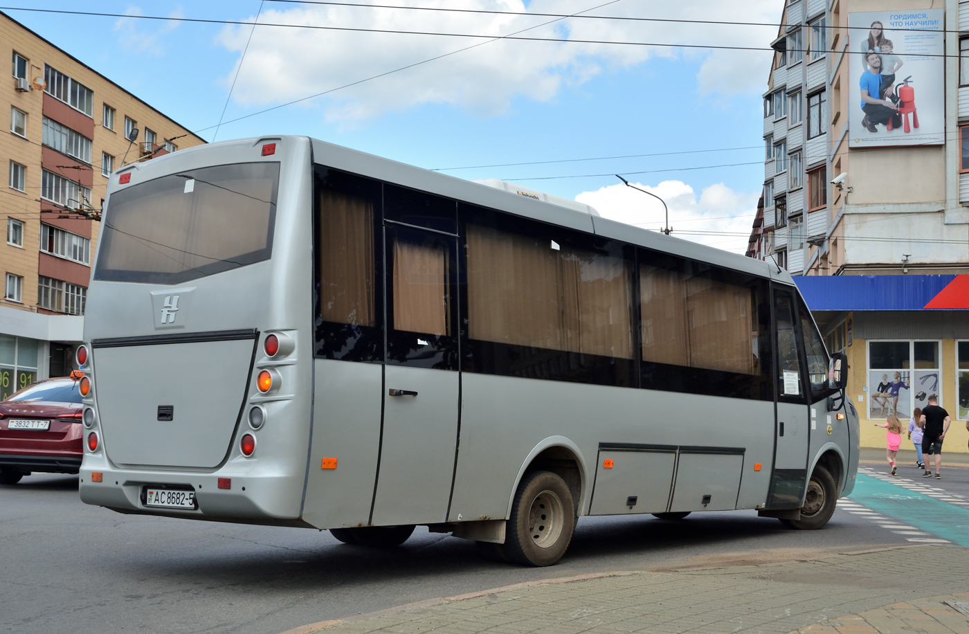 Минская область, Неман-4202**-511 № АС 8682-5