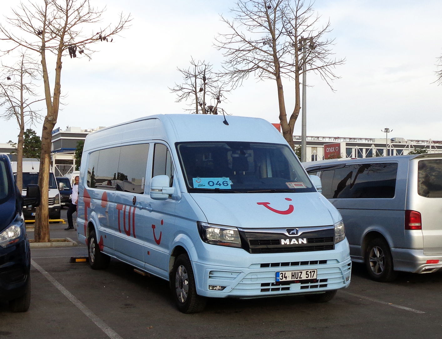 Турция, Volkswagen Crafter № 479; Турция, Arobus № 34 HUZ 517