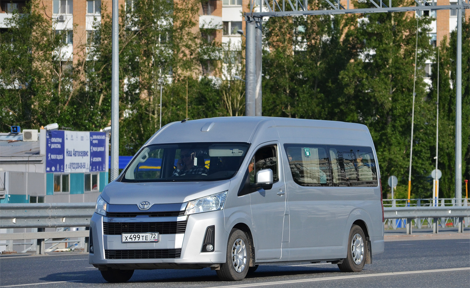 Тюменская область, Toyota HiAce GDH322L № Х 499 ТЕ 72