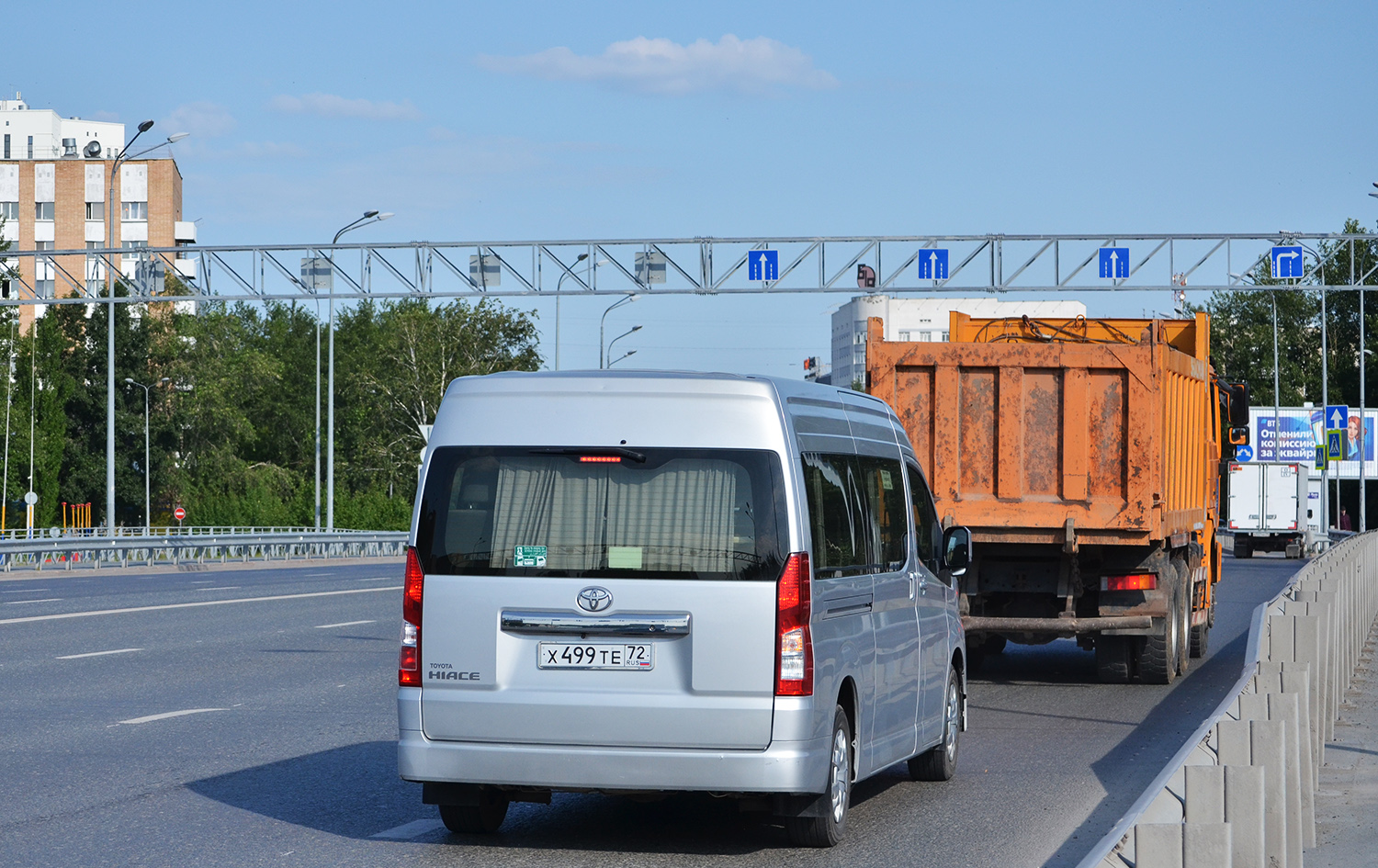 Тюменская область, Toyota HiAce GDH322L № Х 499 ТЕ 72