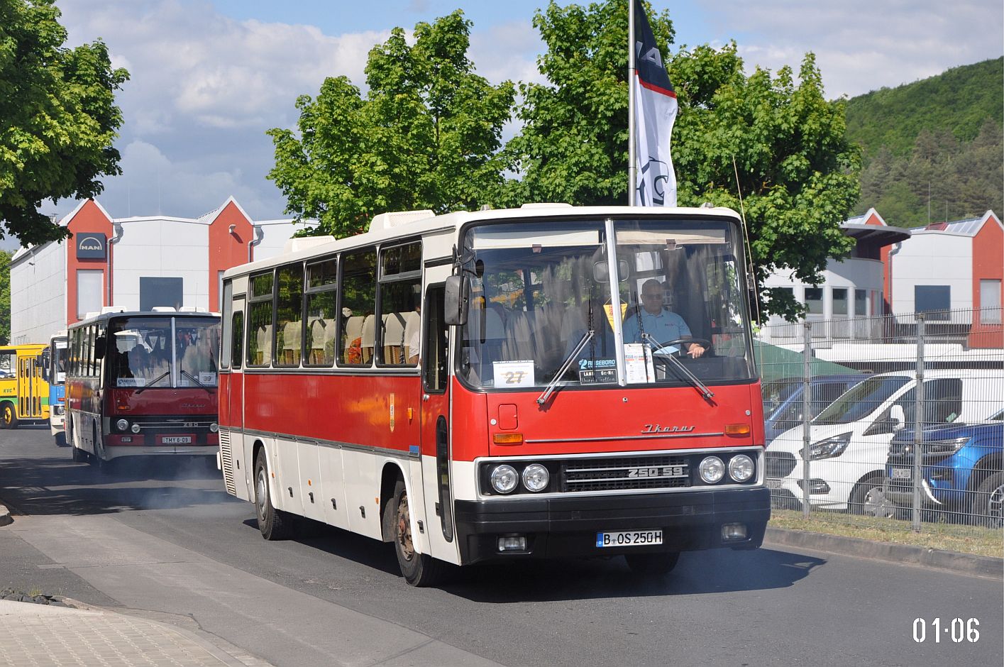 Βερολίνο, Ikarus 250.59E # B-OS 250H; Θουριγγία — 8. Ikarus-Bus-Treffen in Deutschland — Meiningen 17.05.2025