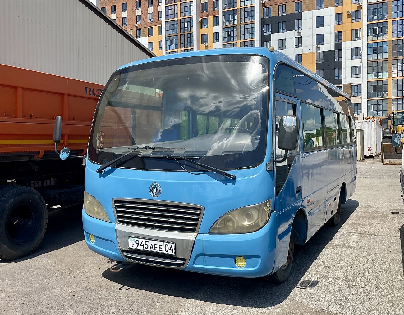 Мангистауская область, Dongfeng EQ6660PT2 № 945 AEE 04