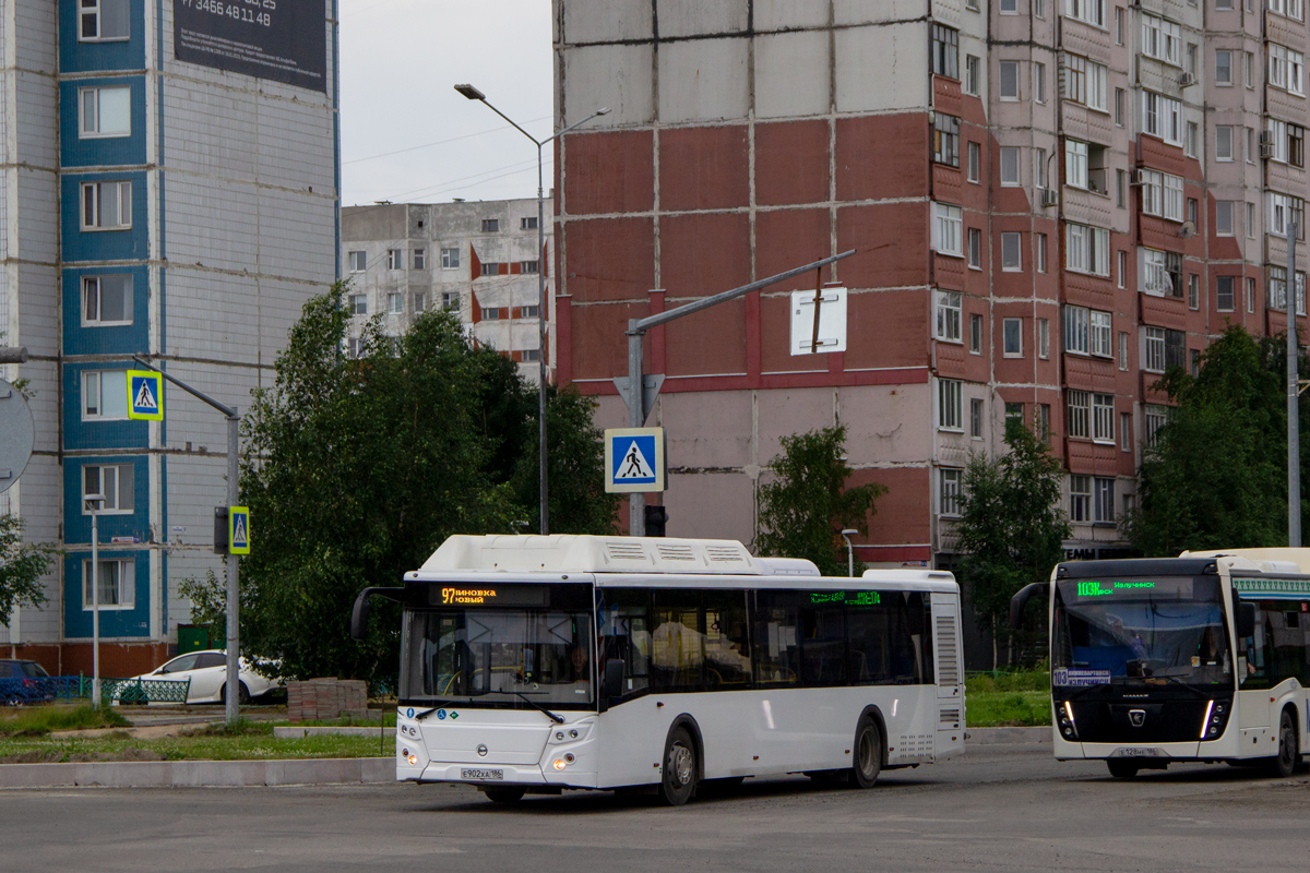 Ханты-Мансийский АО, ЛиАЗ-5292.67 (CNG) № Е 902 ХА 186