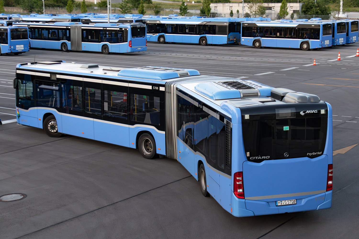 Бавария, Mercedes-Benz Citaro C2 G hybrid № 5708