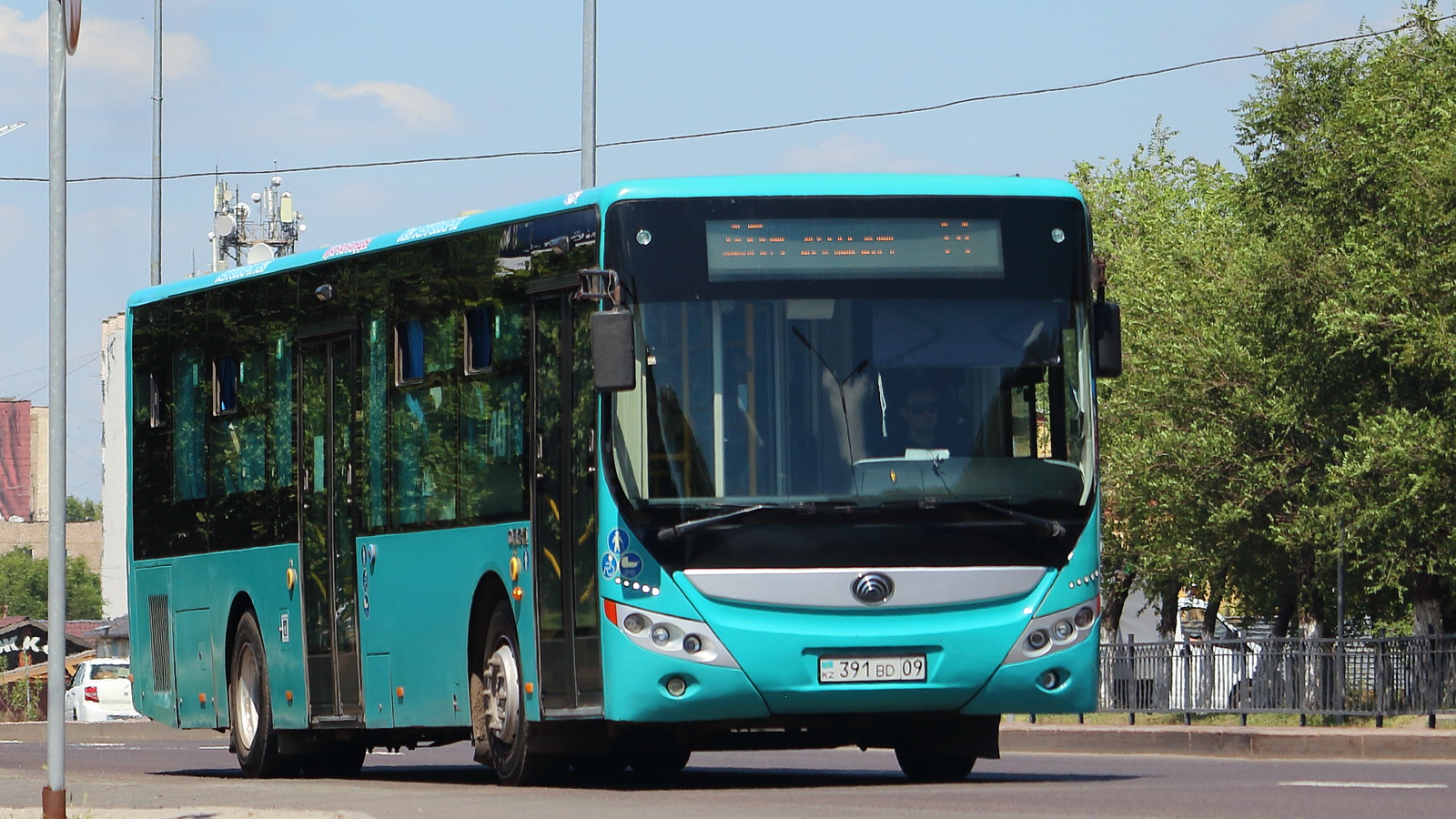 Карагандинская область, Yutong ZK6118HGA № 391 BD 09