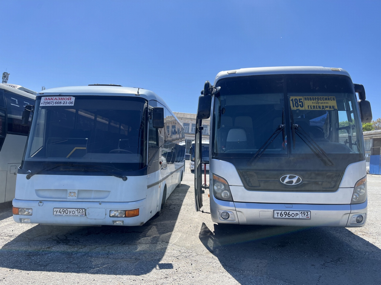 Краснодарский край, SOR LC 10.5 № У 490 УО 123; Краснодарский край, Hyundai Universe Space Luxury № Т 696 ОР 193