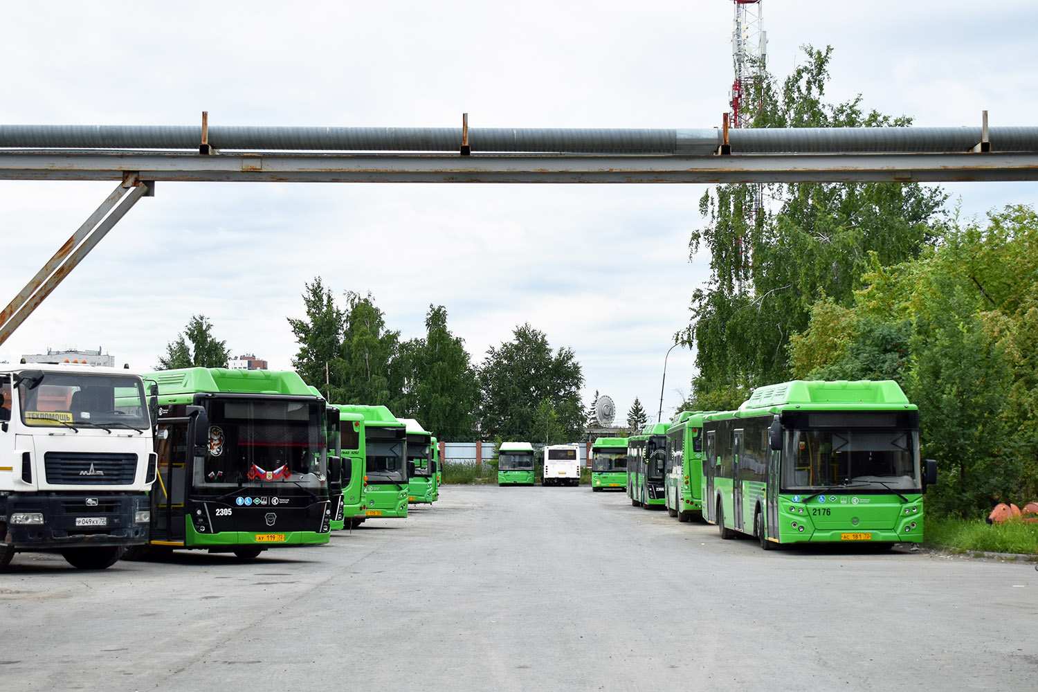 Тюменская область, ЛиАЗ-5292.67 (CNG) № 2176; Тюменская область — Автобусные предприятия