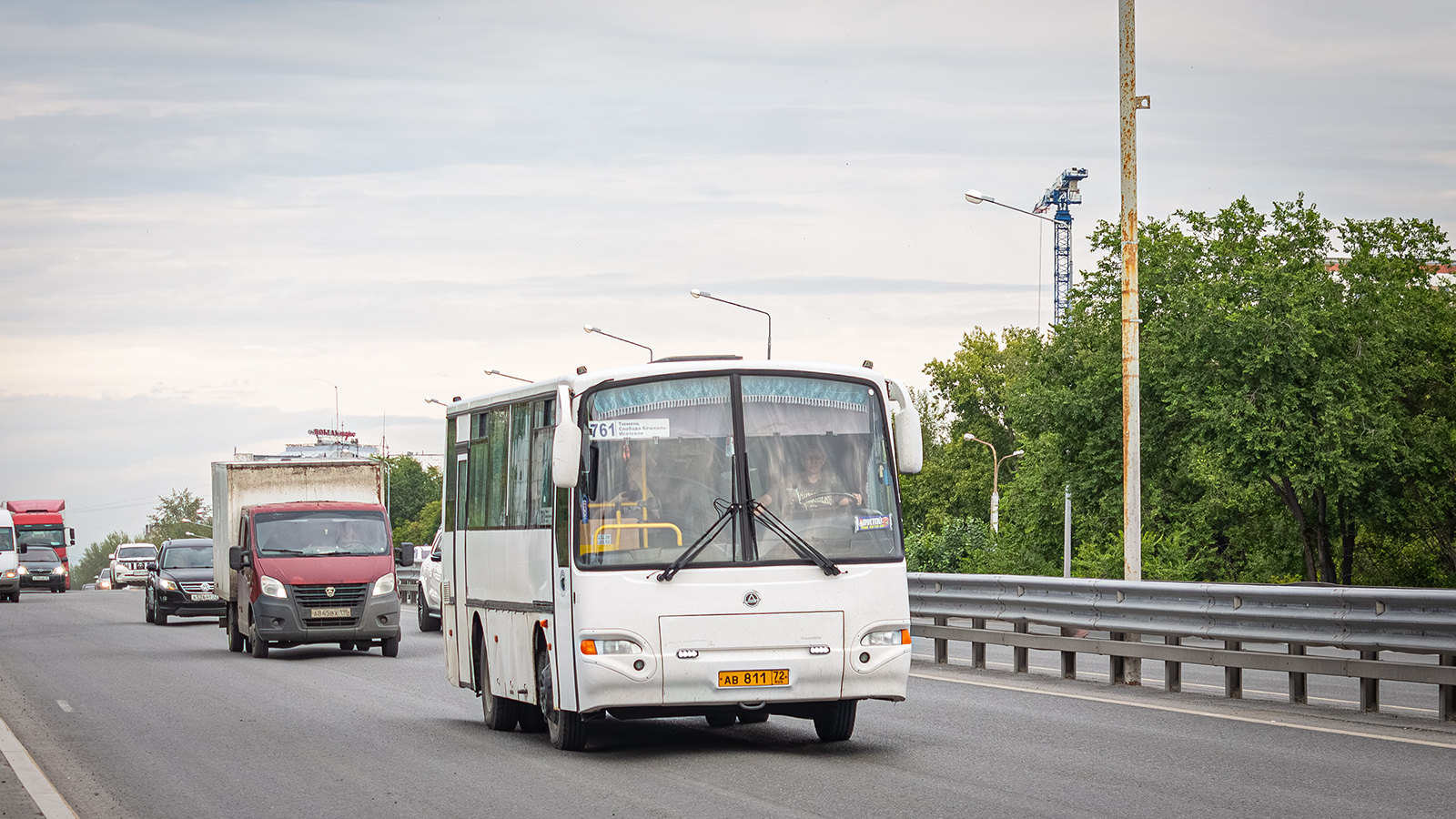 Тюменская область, КАвЗ-4235-12 № АВ 811 72