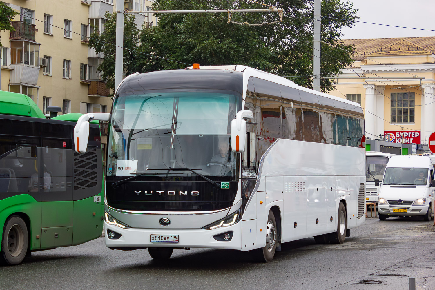 Свердловская область, Yutong C12PRO (ZK6128HN) № Х 810 АЕ 196