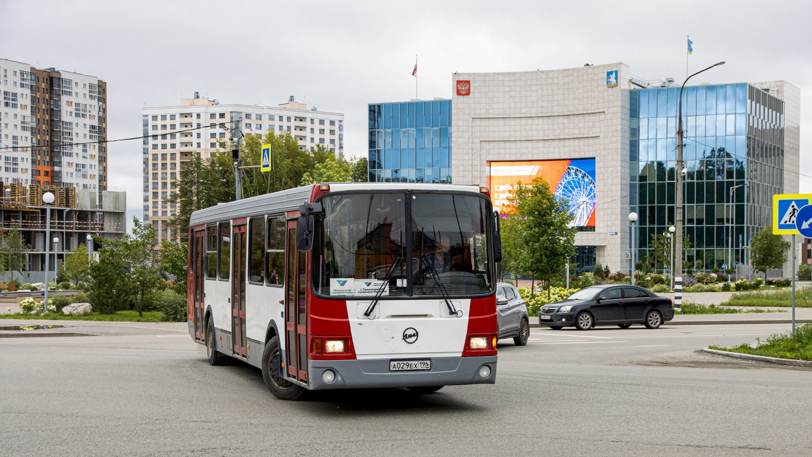 Свердловская область, ЛиАЗ-5256.35 № А 029 ЕХ 196