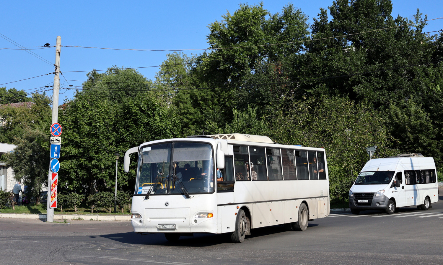 Владимирская область, КАвЗ-4238-62 № Е 953 ТТ 33