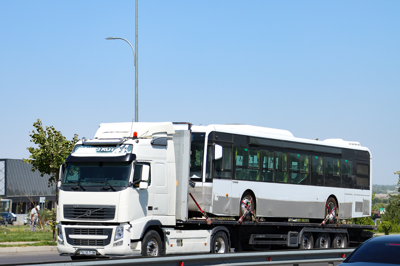 Туркменистан — Новые автобусы