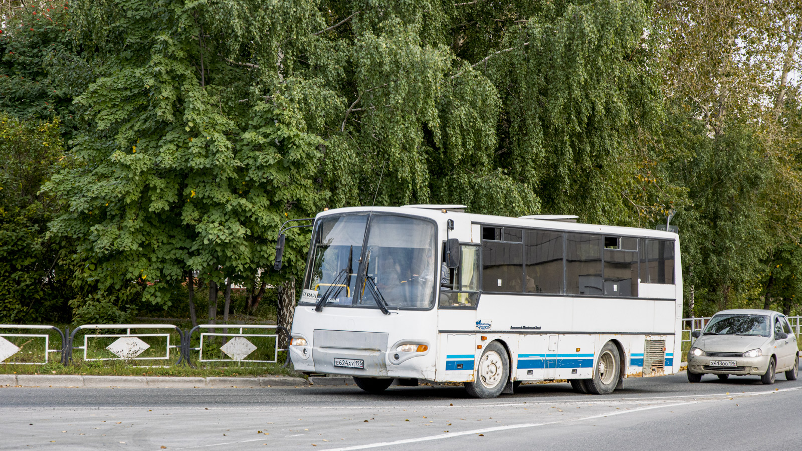 Свердловская область, КАвЗ-4235-02 № Е 624 АУ 196