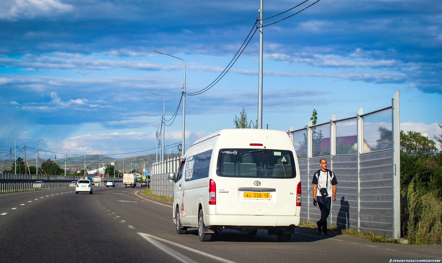 Хакасия, Toyota HiAce KDH223L № АС 358 42