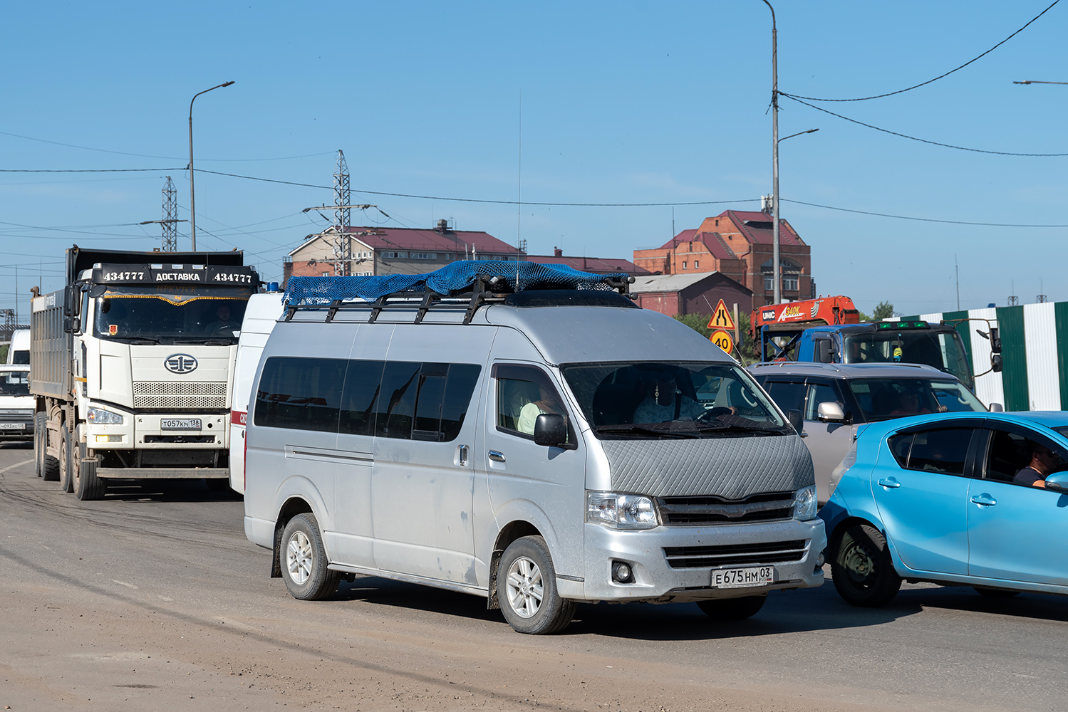 Бурятия, Toyota HiAce KDH223L № Е 675 НМ 03