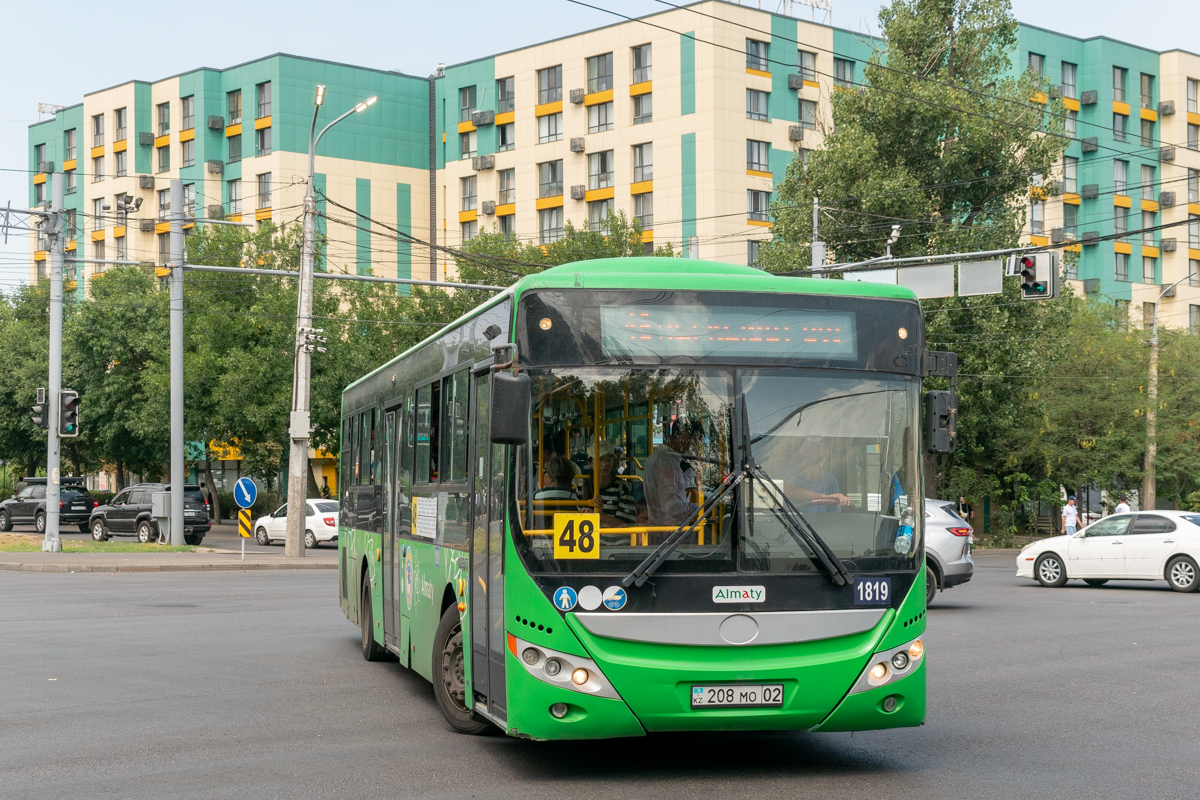 Алматы, Yutong ZK6118HGA № 1819