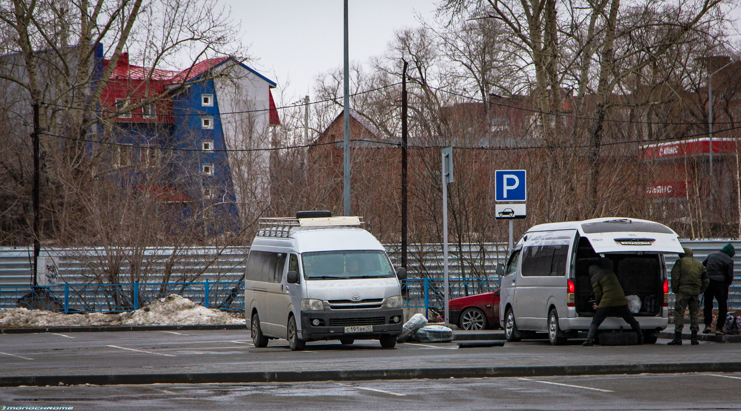 Тува, Toyota HiAce TRH223L № С 191 ВК 17; Тува, Toyota HiAce  (все) № У 075 ВК 17