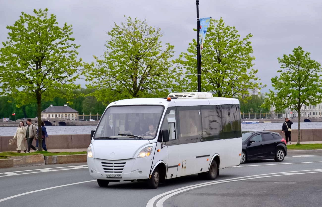 Санкт-Петербург, Неман-420224-11 № В 080 АТ 198