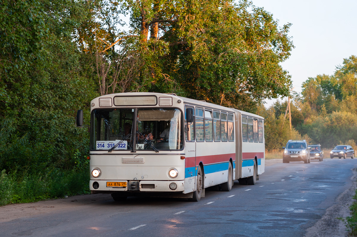 Arkhangelsk region, Mercedes-Benz O305G # АА 876 29