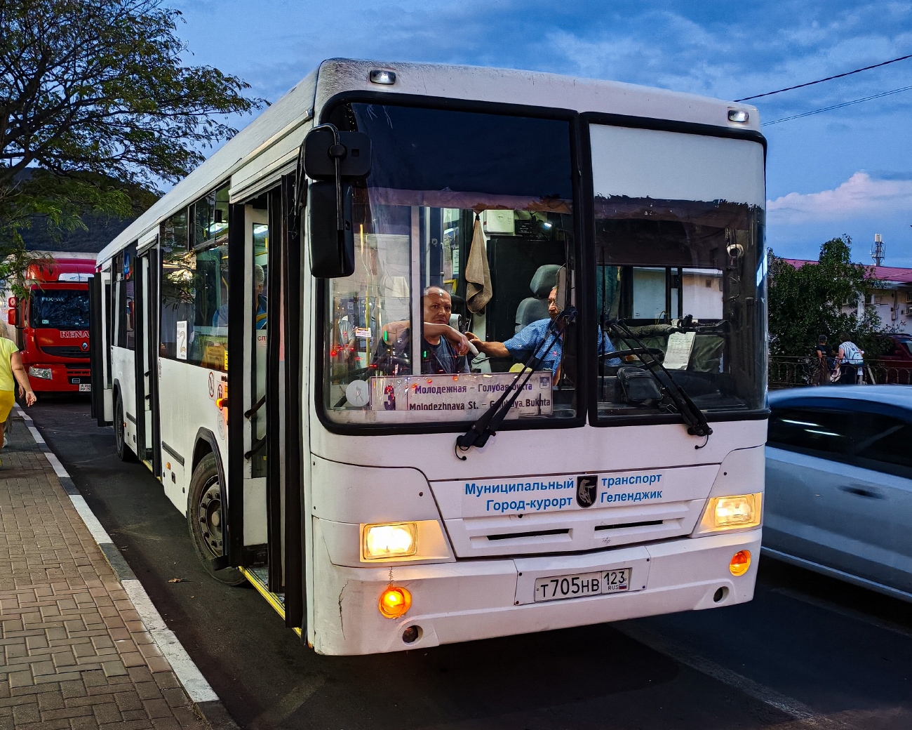 Краснодарский край, НефАЗ-5299-10-32 № Т 705 НВ 123