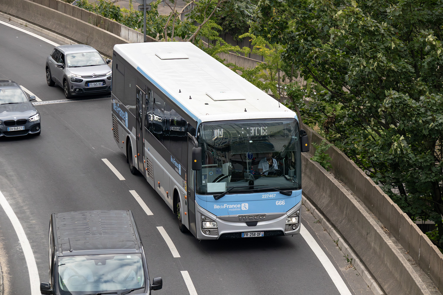 Франция, IVECO Crossway HIGH VALUE 13M № 666