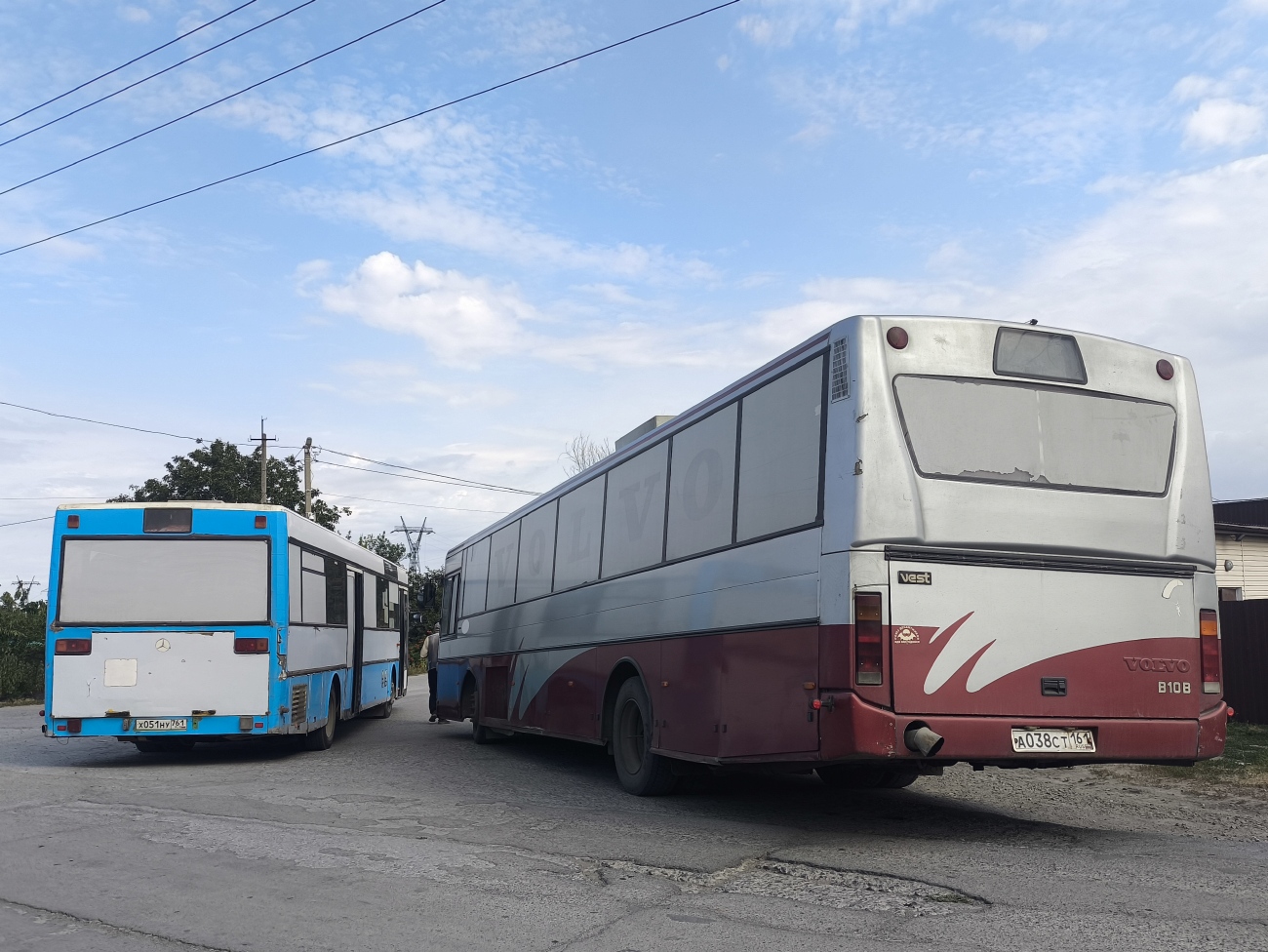 Rostov region, Mercedes-Benz O405 # Х 051 НУ 761; Rostov region, Vest V10 # А 038 СТ 161