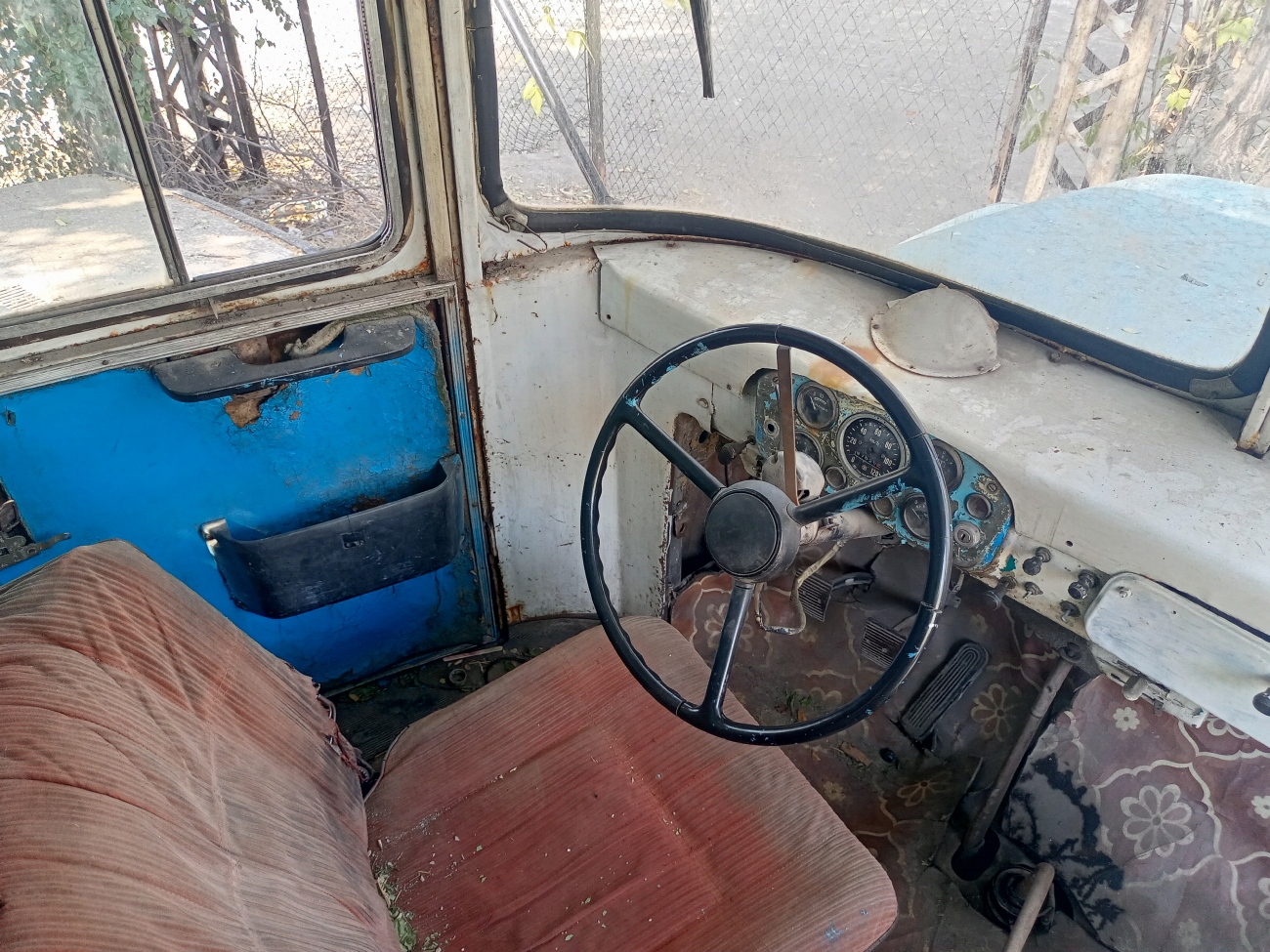 Кыргызстан, ТАРЗ-3270 № 272 BS