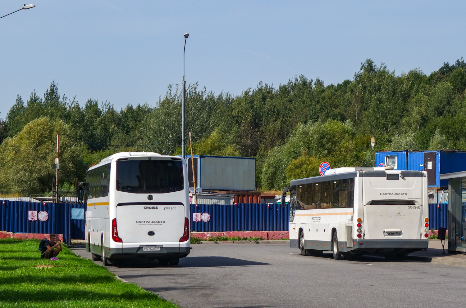 Московская область, Foton BJ6122U8MKB-A2 № 055144; Московская область, ЛиАЗ-5250 № 054048