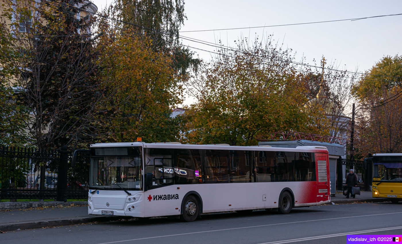 Удмуртия, ЛиАЗ-5292.65 № Е 338 КТ 18