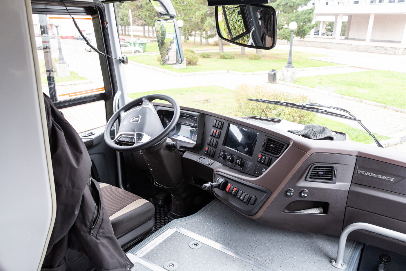 Томская область, КАМАЗ-6250 № Н 977 ТВ 70