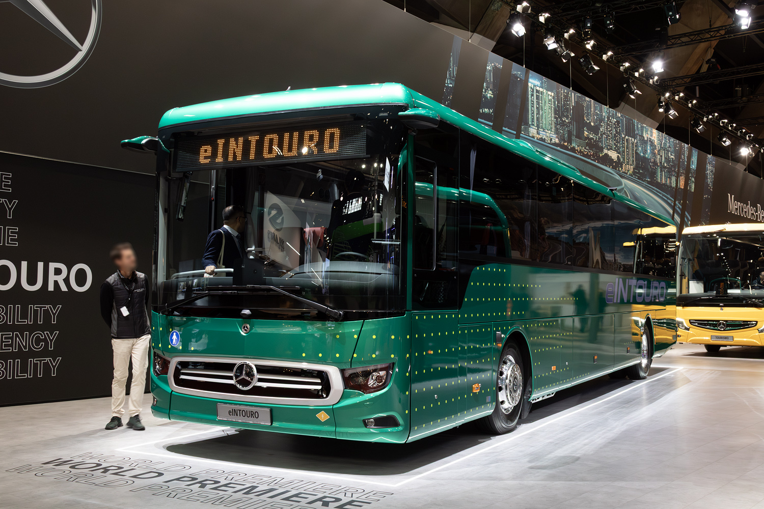 Баден-Вюртемберг, Mercedes-Benz eIntouro M № [405924]; Бельгия — Busworld Europe 2025