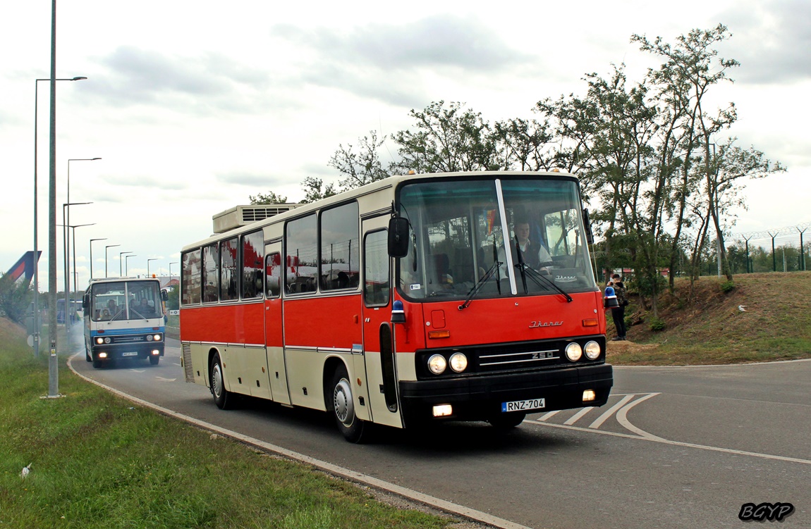 Венгрия, Ikarus 250.72 № RNZ-704