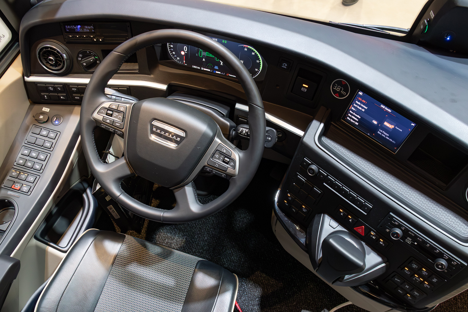 Бавария, Neoplan P10 N2216SHDC Tourliner C № [P102178]; Бельгия — Busworld Europe 2025