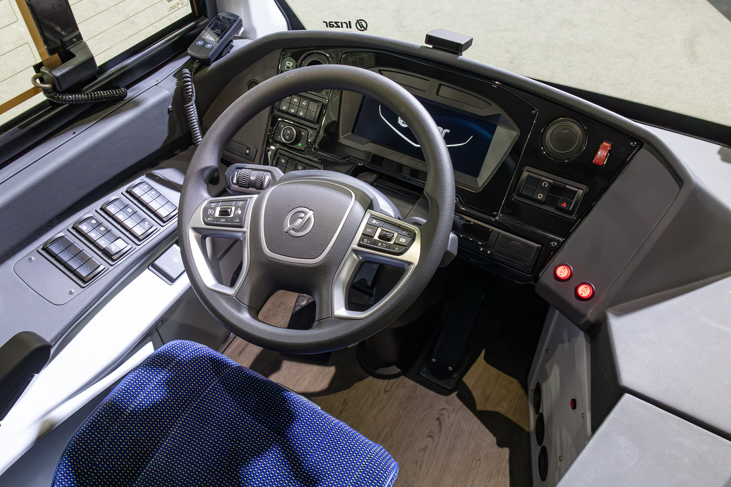 Іспанія, Irizar i3 electric 12,2 № [i3]; Бельгія — Busworld Europe 2025