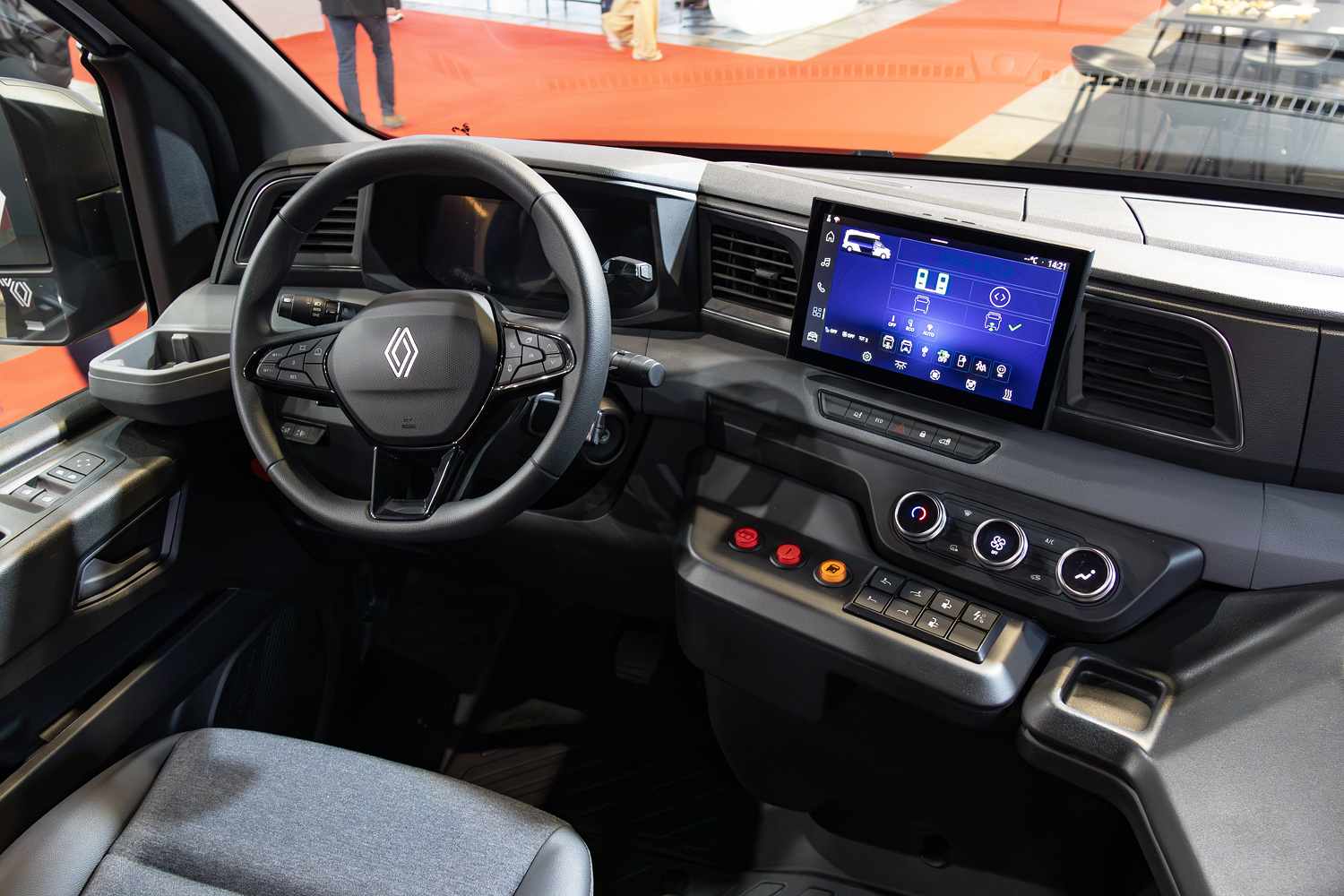 Франция, Renault Master Citybus E-Tech № [Citybus]; Бельгия — Busworld Europe 2025