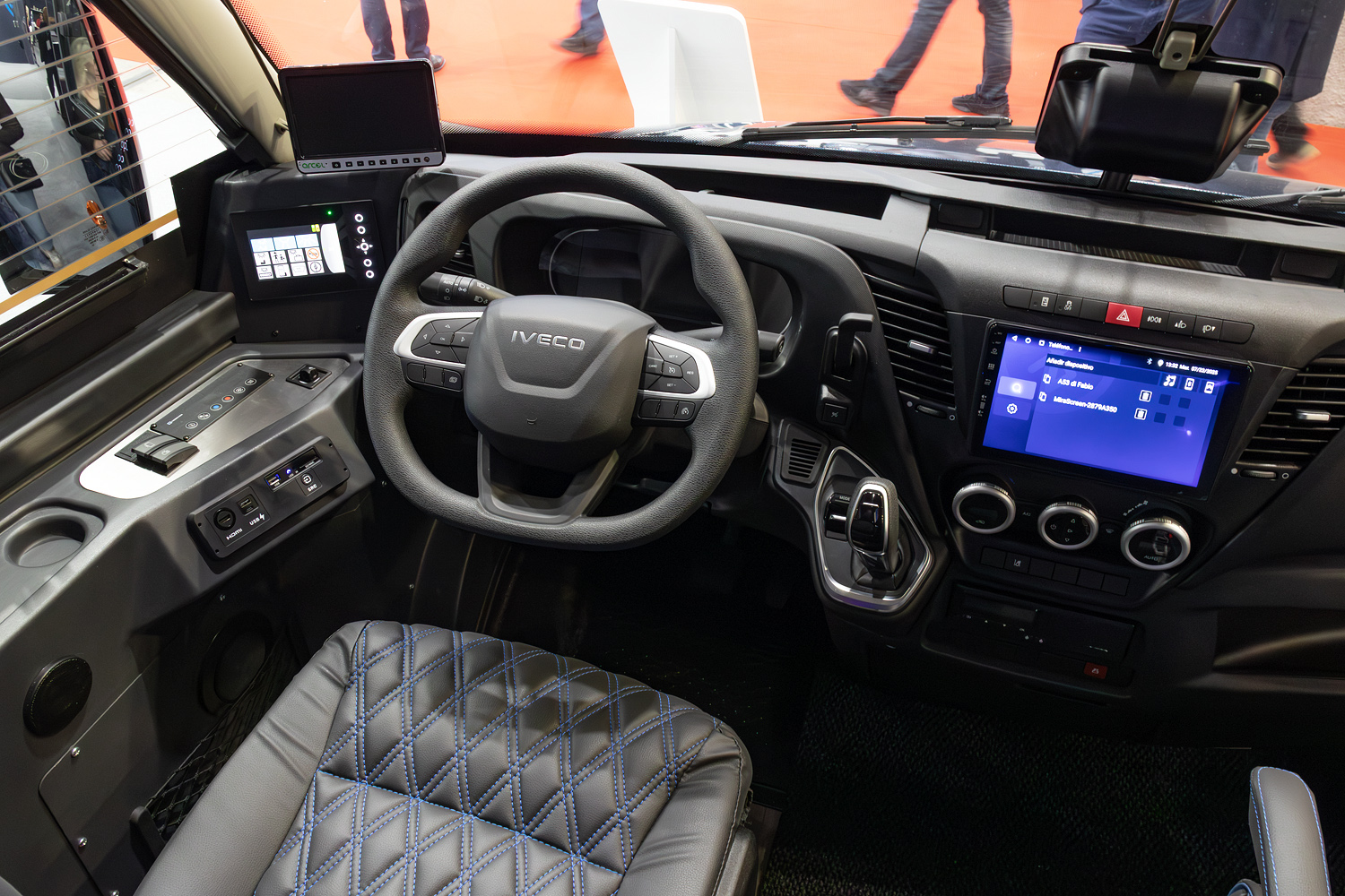 Испания, Indcar Wing L8,5 № [786910]; Бельгия — Busworld Europe 2025