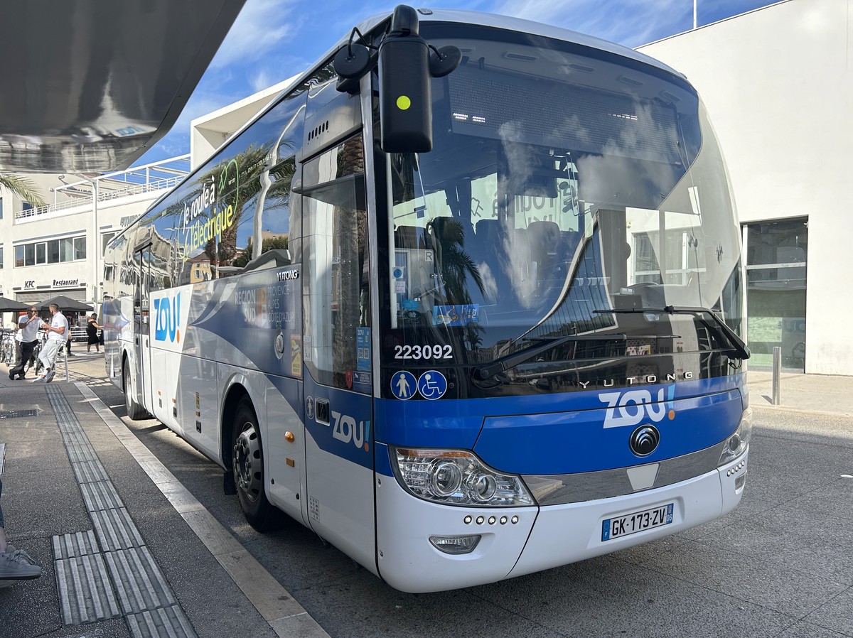 Frankreich, Yutong ICe12 Nr. 223092