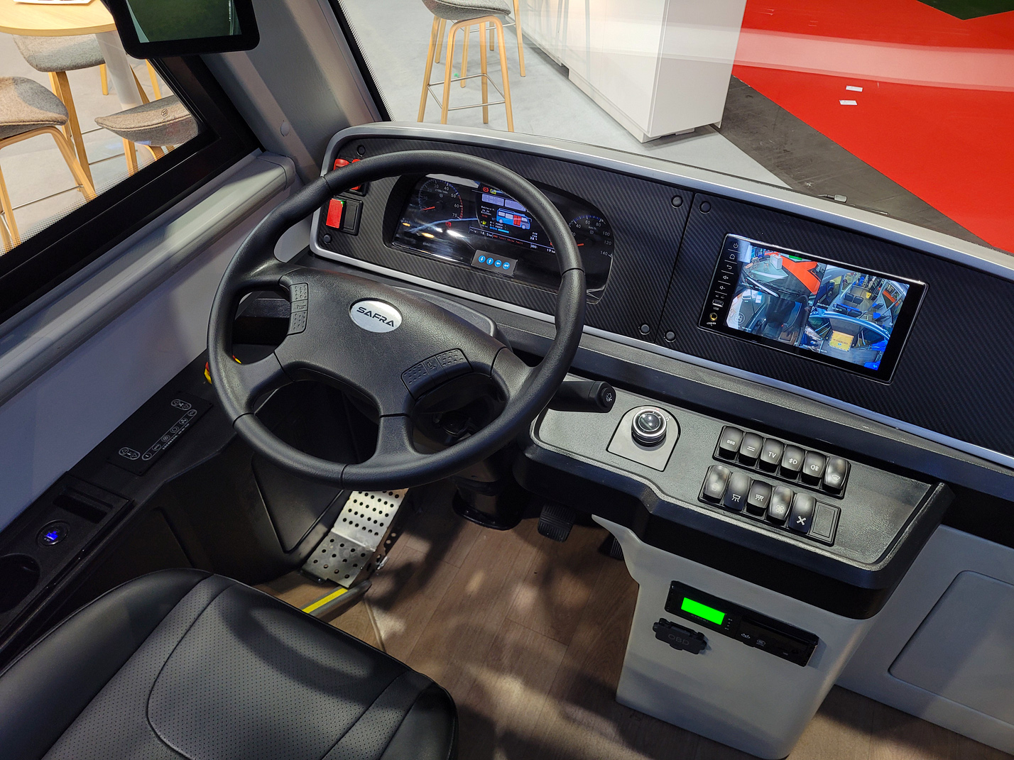 Γαλλία, Safra INYCIA (Yangtse WG6640BEVDHT3) # [INYCIA]; Βέλγιο — Busworld Europe 2025