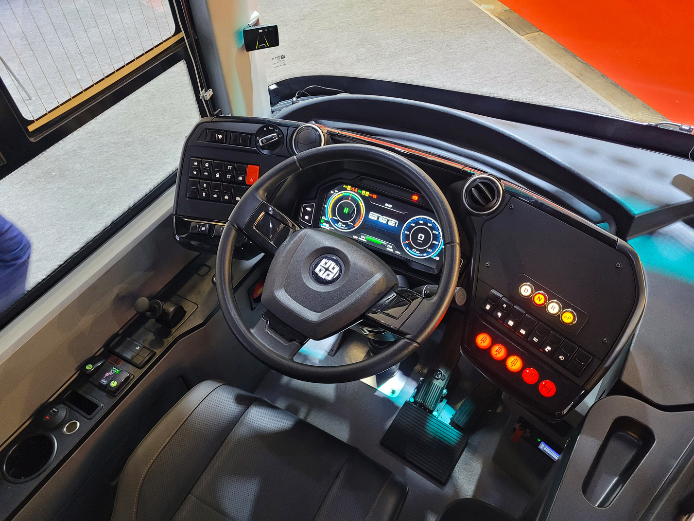 Китай, Zhong Tong N18 (LCK6180EVG) № [45557]; Бельгия — Busworld Europe 2025