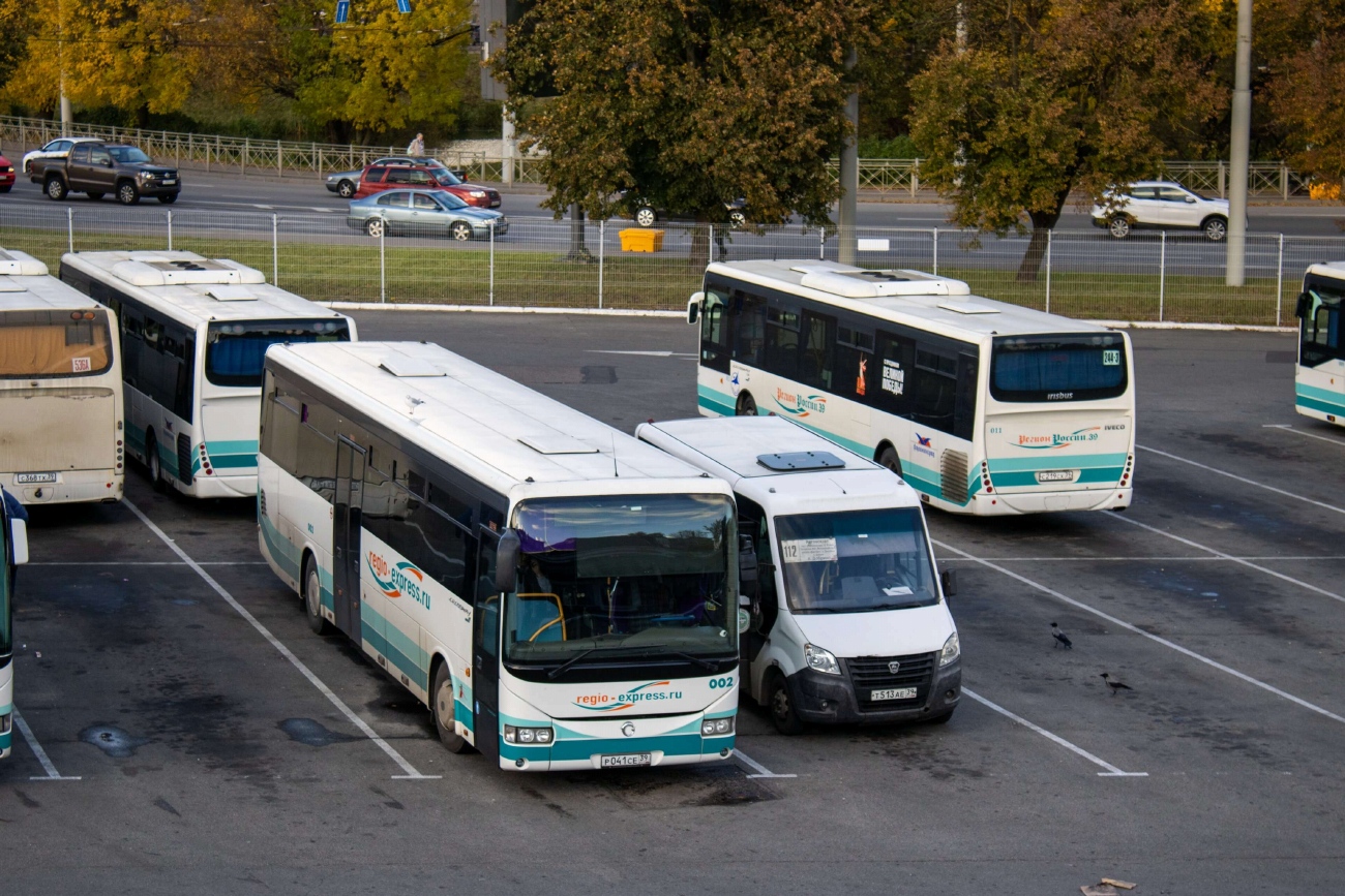 Калининградская область, Irisbus Crossway 12M № 002; Калининградская область, ГАЗ-A64R42 Next № Т 513 АЕ 39