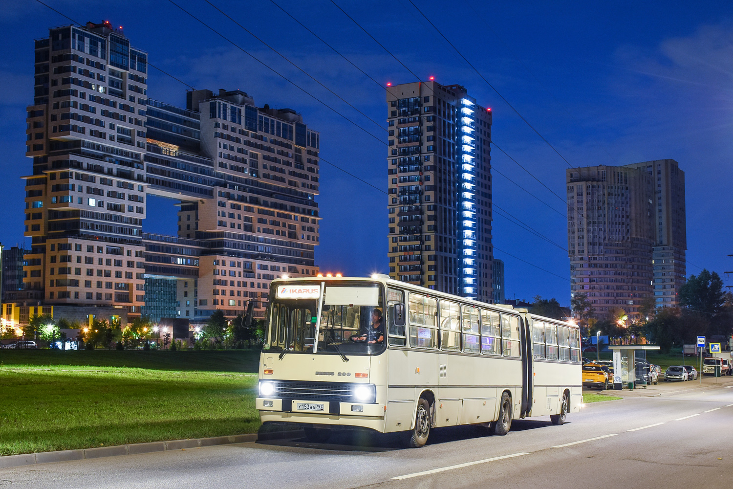 Maskva, Ikarus 280.33M Nr. У 153 ВА 797