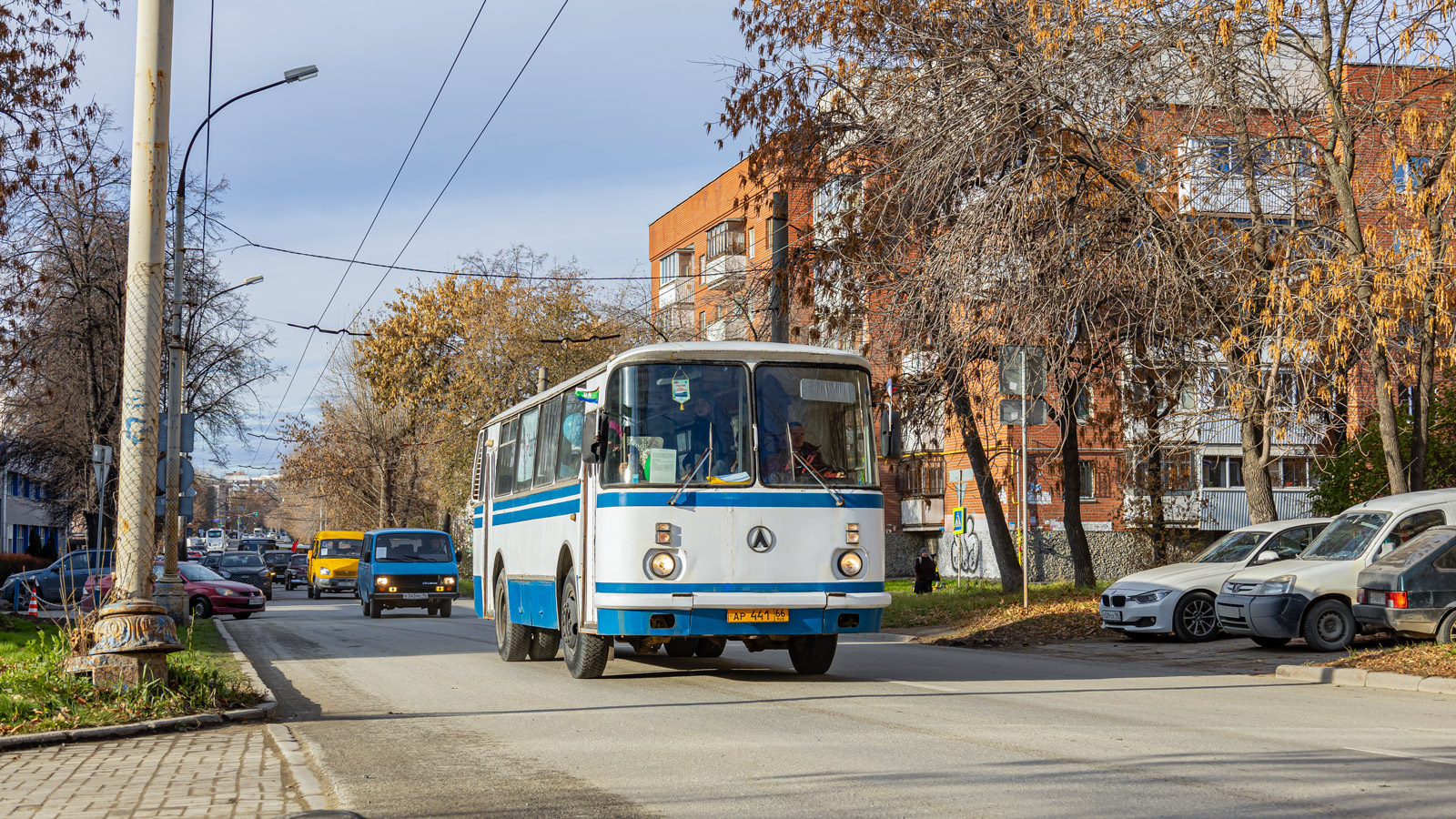 Свердловская область, ЛАЗ-695Н № АР 441 66; Свердловская область — Автопробег, посвящённый Дню автомобилиста и поддержке транспортной реформы (24.10.2025 г.) Свердловская область, ЛАЗ-695Н № АР 441 66; Свердловская область — Автопробег, посвящённый Дню автомобилиста и поддержке транспортной реформы (24.10.2025 г.)