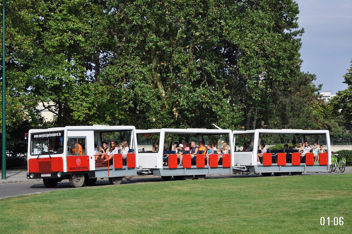 Венгрия, Экскурсионные автобусы и "поезда" № YGV-214